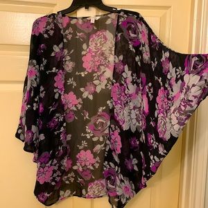 💜$4.99 ship! Beautiful Kimono with Dolman/bat sleeves - Charming Charlie size M